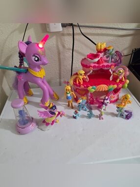 My Little Pony Purple Unicorn Light-Up Set with Pink Playhouse